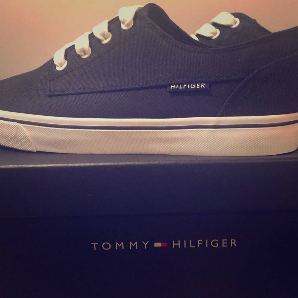 NEW Tommy Hilfiger Men's Sneakers